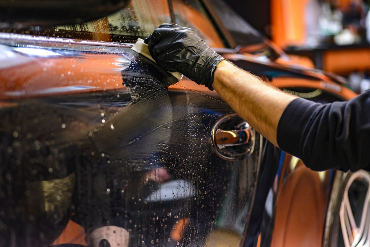 Veículo em reparo na oficina R23 Estética Automotiva